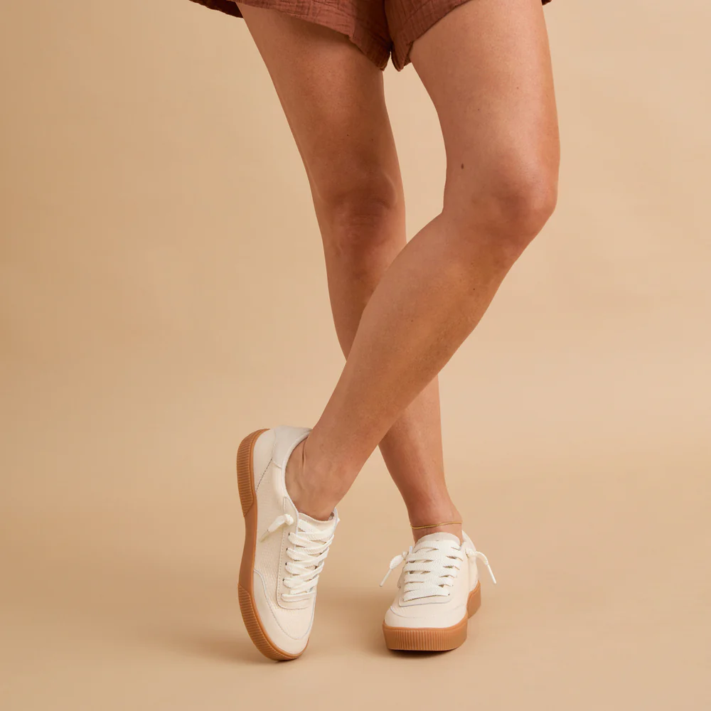 Lay_Day_Seas_Vintage_White_CJ7582_22-1200x1800-44ce3b0_1_1.webp