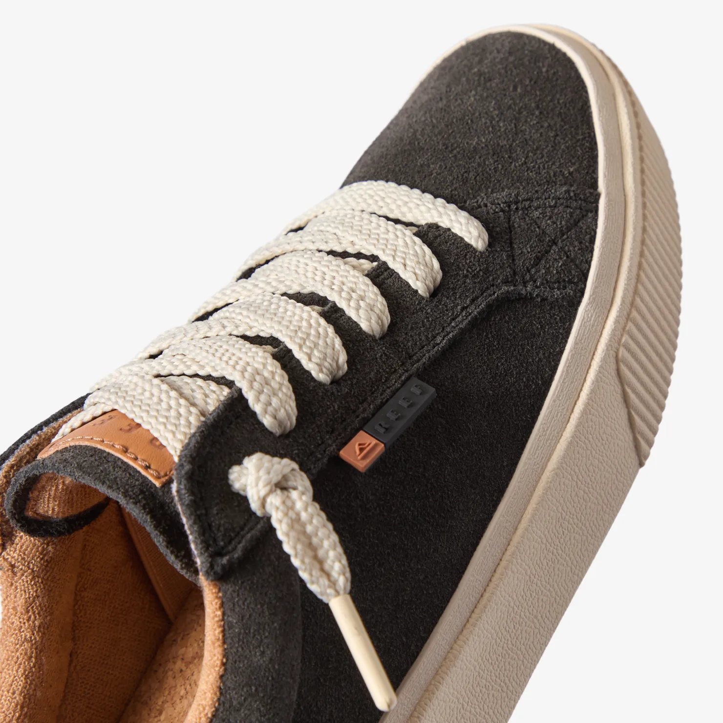 PDP-Lay_Day_Dawn_Charcoal_Suede-PDPALT-1.webp
